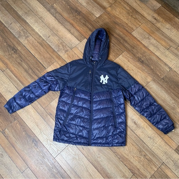 New York Yankees G-III Storm Hoodie Puffer Jacket - Picture 3 of 13